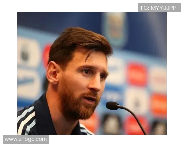 足球明星正装发型解析展现风格与魅力的完美结合